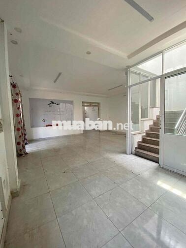 Cho thuê nhà góc 2 mặt tiền đường Đặng Thuỳ Trâm. DT 6x24m. Giá 31tr
