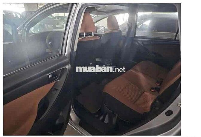 Toyota Innova 2019 Số sàn Bạc