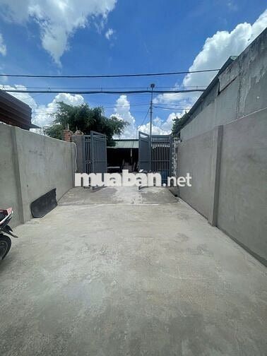 Bán gấp nhà kho DT 5x30, mặt tiền Nguyển Thị Điệp, xã Đông Thạnh H-Mon