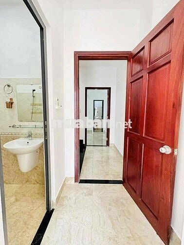 NHÀ PHỐ GẦN CHỢ CẦU ĐỒNG. TRỆT 2 LẦU 3PN 4WC ( XE HƠI ĐỖ CỬA )