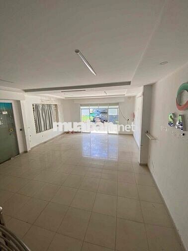 Cho thuê nhà góc 2 mặt tiền đường Đặng Thuỳ Trâm. DT 6x24m. Giá 31tr