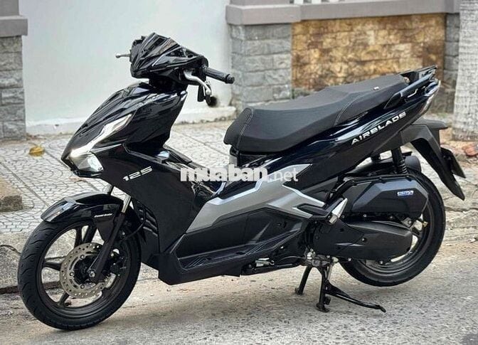 Honda AirBlade 125 4val 2024 Đen bóng rin 12.000km