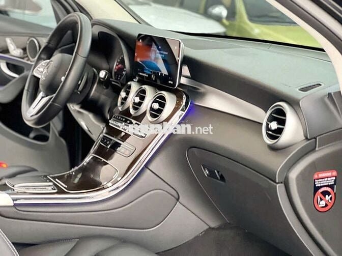 Mercedes-Benz GLC 200 2022 odo 5 vạn