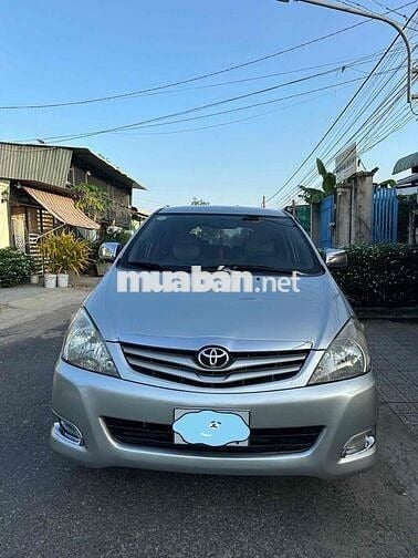 Toyota Innova Bảng G 2011 7 chỗ Bạc