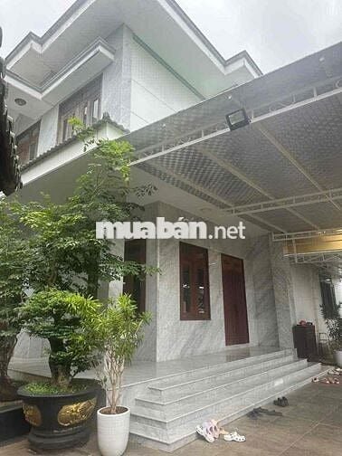 🏡 Nhà BIỆT THỰ, 2 mặt tiền, full nội thất gỗ hương cao cấp