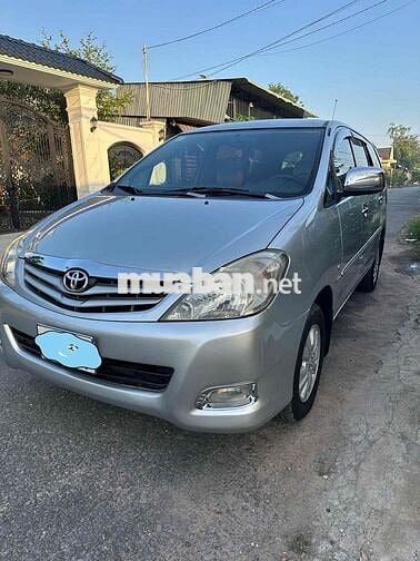 Toyota Innova Bảng G 2011 7 chỗ Bạc