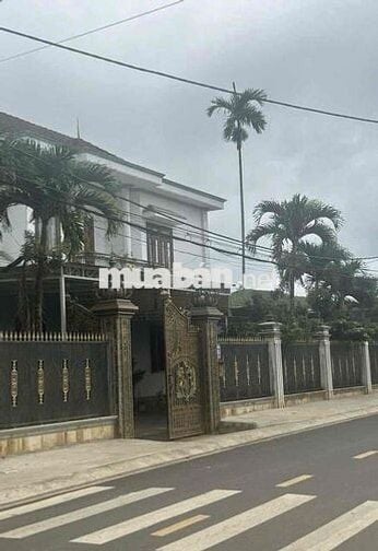 🏡 Nhà BIỆT THỰ, 2 mặt tiền, full nội thất gỗ hương cao cấp