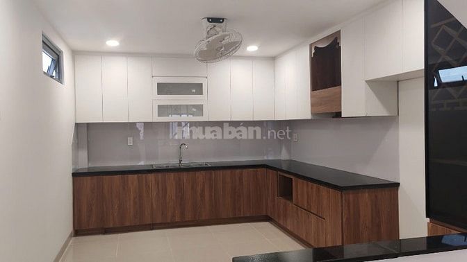 nhà bán chính chủ quận 3 hẻm 7m đường NKKN