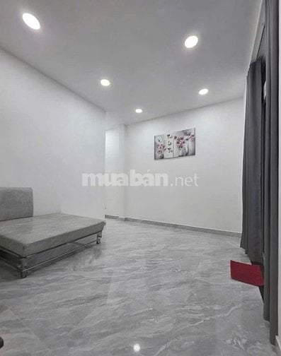 Nhà hẻm 3,5m thẳng thông 1/ Sư Vạn Hạnh. 5,6mx11,5m. T+L. Giá 5.97 tỷ
