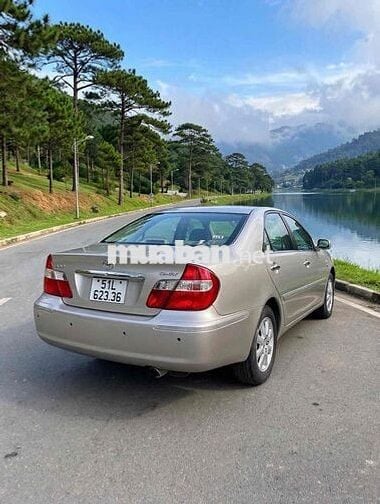 Toyota Camry 2004 Vàng cát