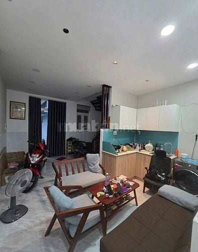Nhà hẻm 3,5m thẳng thông 1/ Sư Vạn Hạnh. 5,6mx11,5m. T+L. Giá 5.97 tỷ