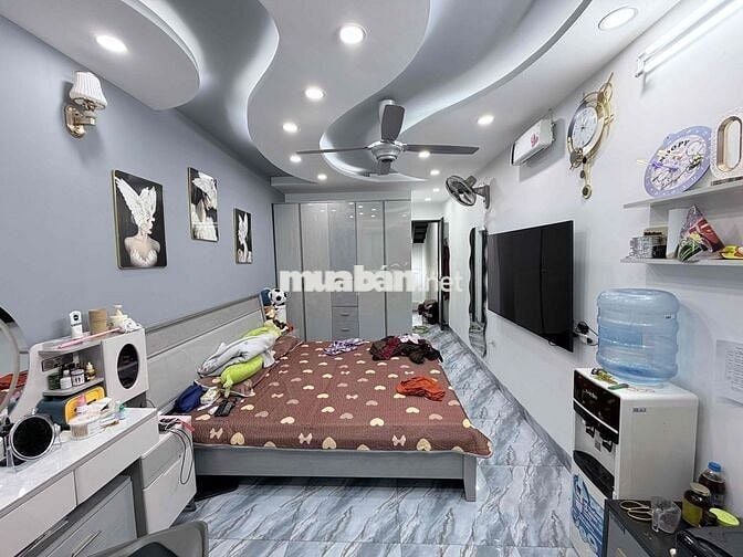Phố Vip Nguyên Hồng, 6 tầng thang máy, Ngõ rộng ba gác tránh, Nhà đẹp
