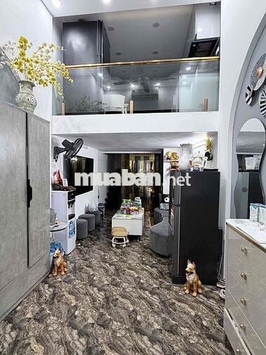 Phố Vip Nguyên Hồng, 6 tầng thang máy, Ngõ rộng ba gác tránh, Nhà đẹp