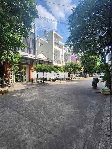 Hẻm 6m Lê Thúc Hoạch, 1 Lầu,, 4 x 18m, 2 Phòng Ngủ, 3 wc, 1 Sân Thương