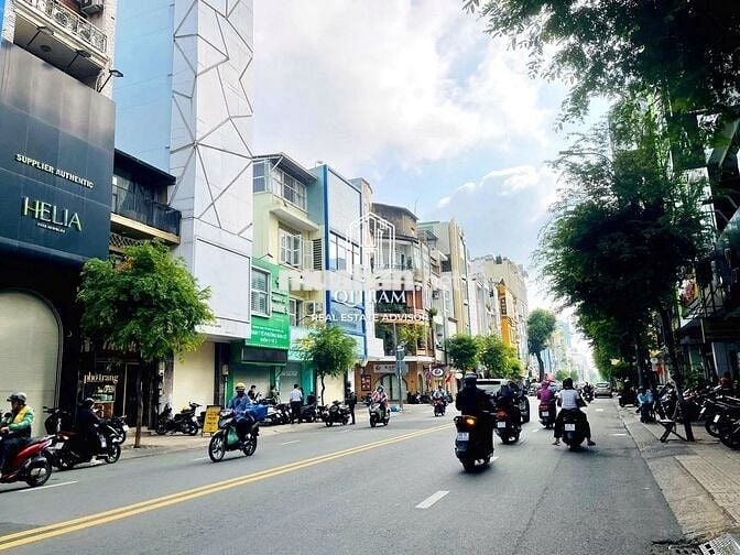 **Nhà Mặt Tiền Võ Văn Tần, Quận 3 – Vị Trí Đắc Địa, Giá Tốt**