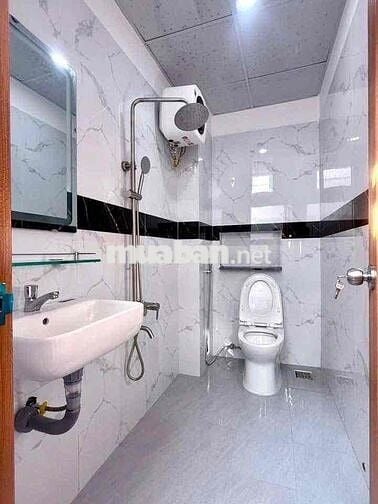 Hẻm 6m Lê Thúc Hoạch, 1 Lầu,, 4 x 18m, 2 Phòng Ngủ, 3 wc, 1 Sân Thương