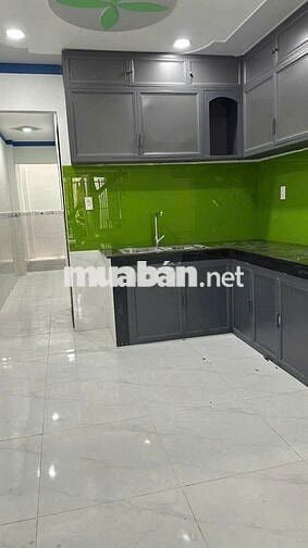 Cho thuê nhà Nguyên Căn Ngay KTX Khu B, T+ Lững