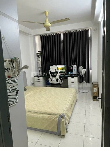 Cho thuê nhà hẻm 60 Lê Thị Riêng, Quận 1: 3.2m x 11m, 3 lầu, 5PN, 3WC