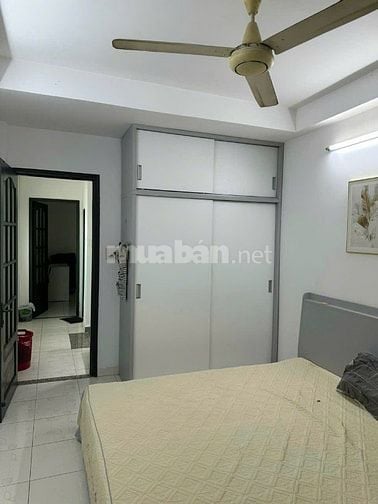 Cho thuê nhà hẻm 60 Lê Thị Riêng, Quận 1: 3.2m x 11m, 3 lầu, 5PN, 3WC