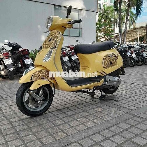 Piaggio Vespa Vàng