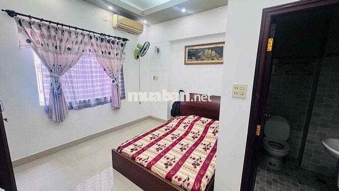 Bán nhà 1 trệt 1 lững 2 lầu ngay công viên (Bình Khánh