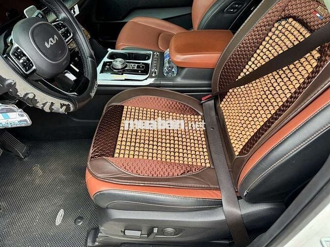 Kia Carnival Signature 2022 chạy 24.000km