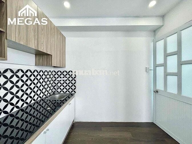 Căn hộ cao cấp 13tr (2PN/1PK/2WC) khu vựt: Sân bây - CV Hoàng Văn Thụ.