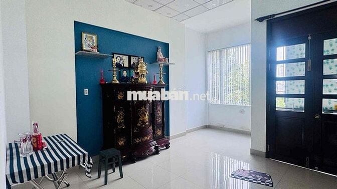 Bán nhà 1 trệt 1 lững 2 lầu ngay công viên (Bình Khánh