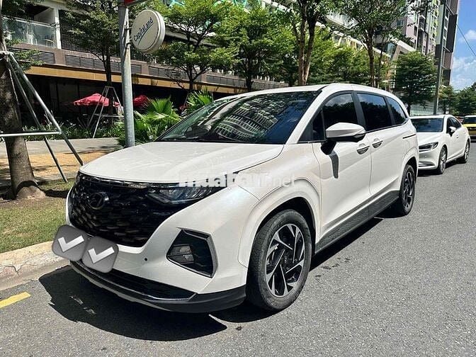 Hyundai Custin 2.0 Turbo 2024 Trắng 7 chỗ