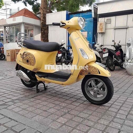 Piaggio Vespa Vàng