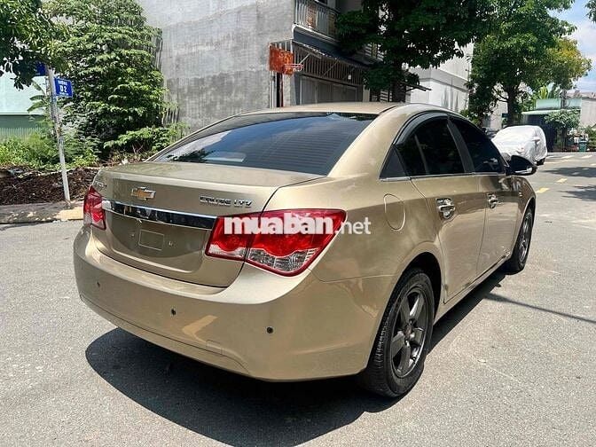 Chevrolet Cruze 2011 Tự động Vàng cát