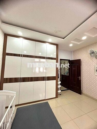 Nhà hẻm 520 Quốc Lộ 13 gần Vạn Phúc 1tr2l 4PN 3WC giá 17tr/th ful nt