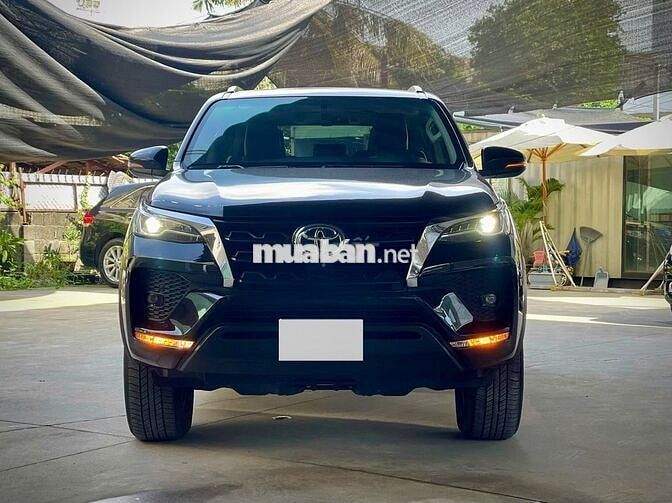 Toyota Fortuner 2022 4x2 AT 2.4L Dầu Đen