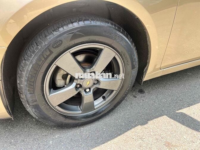 Chevrolet Cruze 2011 Tự động Vàng cát