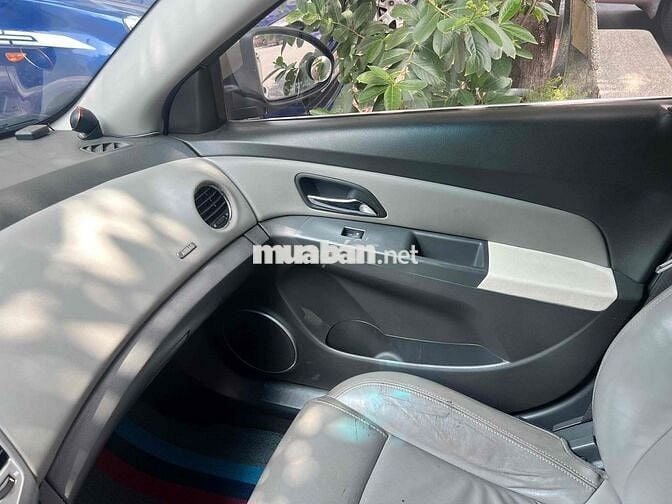 Chevrolet Cruze 2011 Tự động Vàng cát