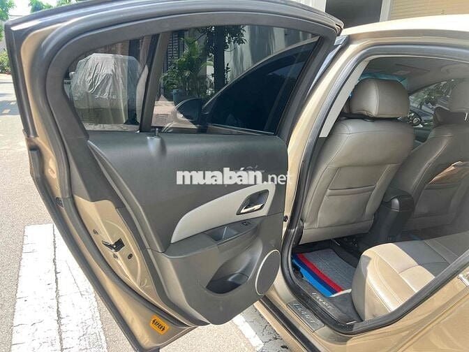 Chevrolet Cruze 2011 Tự động Vàng cát