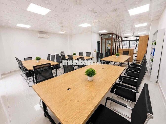 Cho thuê văn phòng KĐT Vạn Phúc full nội thất 13 triệu