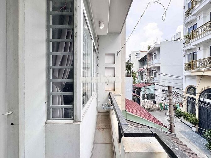 CHO THUÊ PHÒNG BAN CÔNG GIÁ RẺ FULL NỘI THẤT NGAY EMART PHAN HUY ÍCH