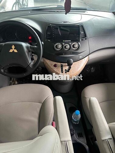 Mitsubishi Grandis 7 chỗ Vàng bạc