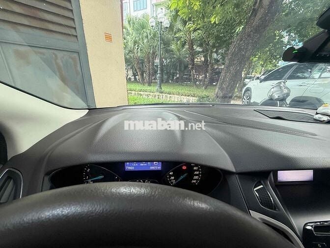 Ford Focus Titanium 2015 Bạc 5 chỗ