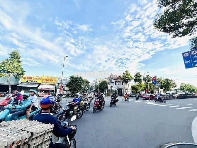 57TR/M_ĐẤT LINH TÂY (6x26M)_GIÁ 9.2TỶ_CÁCH PHẠM VĂN ĐỒNG 200M_HẺM OTO