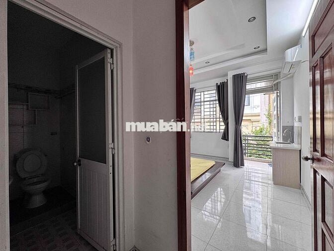 CHO THUÊ PHÒNG BAN CÔNG GIÁ RẺ FULL NỘI THẤT NGAY EMART PHAN HUY ÍCH