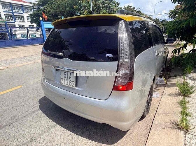 Mitsubishi Grandis 7 chỗ Vàng bạc