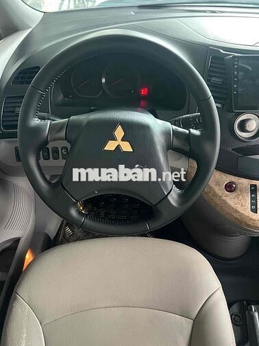 Mitsubishi Grandis 7 chỗ Vàng bạc
