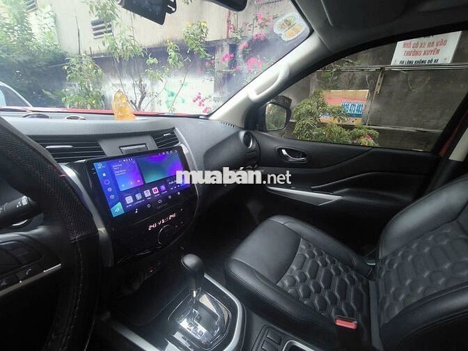 Nissan Navara Đỏ 5 chỗ