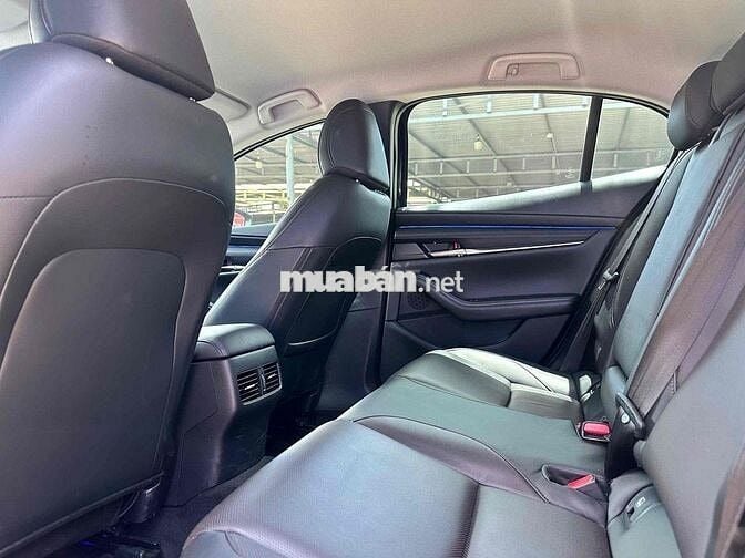 Mazda 3 Luxury 2025 Siêu lướt 12.000 km như mới