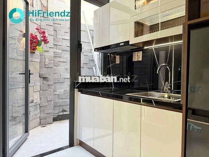 Duplex cao cấp hiện đại - có sân sau