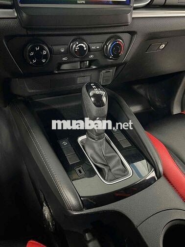 Mazda BT-50 Tự động màu Đỏ