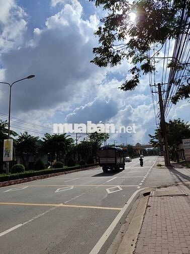 Bán gấp 2.400m đất ngay cổng KCN Đất Cuốc