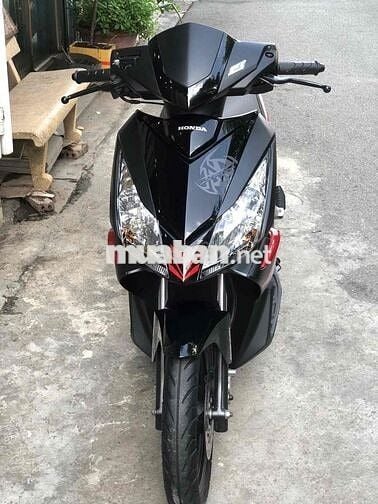 Honda Airblade 2012 Đen đỏ Thái Lan.Bstp chính chủ